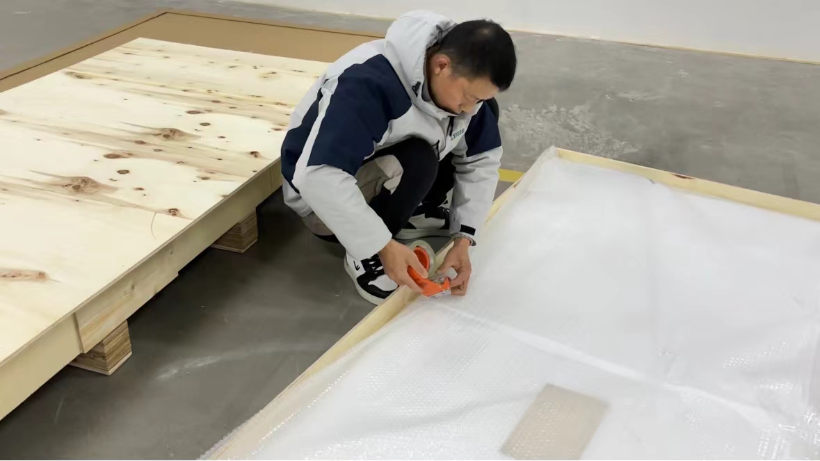 The Role of Packaging in Luminous Panel Manufacturing
